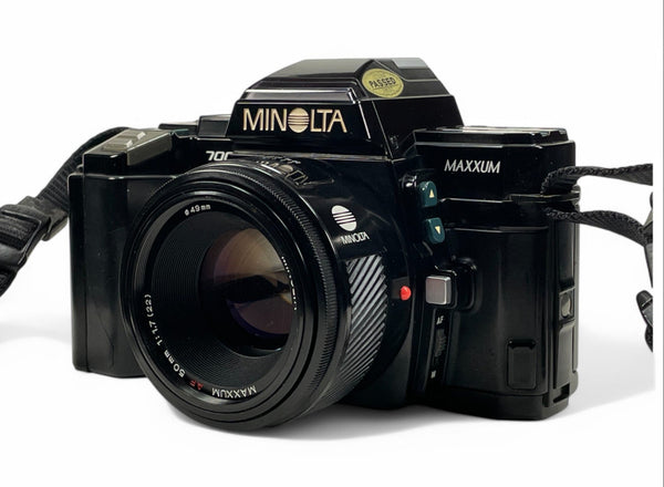 Minolta Maxxum 7000 w/ Maxxum 50mm lens