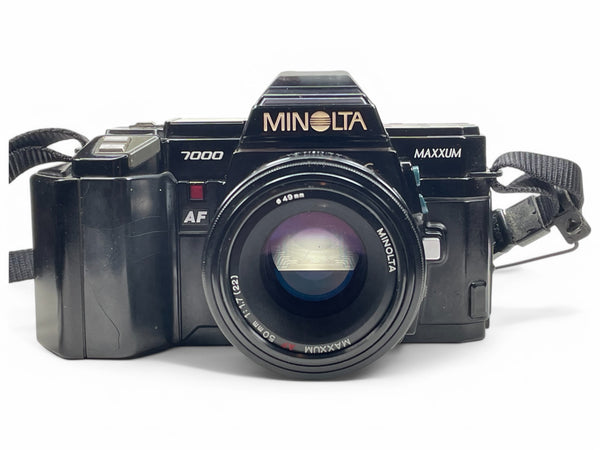 Minolta Maxxum 7000 w/ Maxxum 50mm lens auto focus