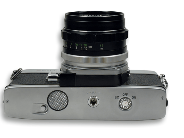 Minolta srt101film camera bottom